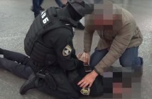 В харьковском метро полицейские избивали пассажиров