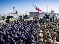 Британские военные в крупнейших за 17 лет маневрах учатся воевать с Россией