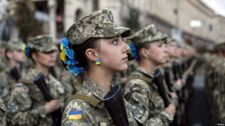 Подразделения боевиков ВСУ на фронтах Донбасса доукомплектуют женщинами