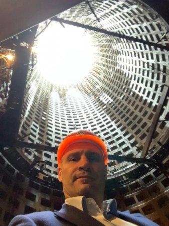 Кличко полез в шахту метро (ФОТО, ВИДЕО)