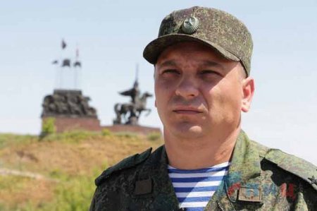 Неделя в Донбассе глазами эксперта: Верховный неглавнокомандующий, угроза из Счастья, показательные выборы