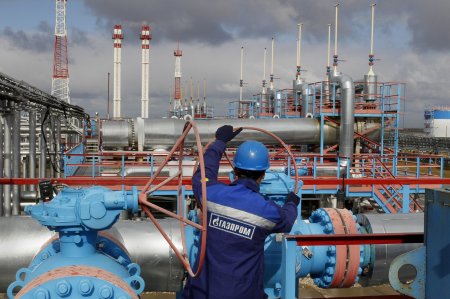 Киев остался не удел. «Газпром» сможет качать газ через Украину, не заключа ...