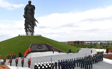 Путин и Лукашенко открыли мемориал Советскому солдату подо Ржевом (ФОТО, ВИДЕО)