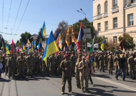 «Марш прокаженных»: 24 августа по Киеву промаршируют националисты в масках и защитных костюмах