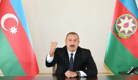 Алиев требует от Франции извинений за слова Макрона