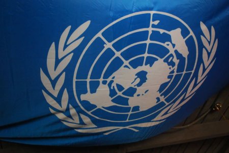 Киев загнал машины гуманитарного конвоя ООН в ловушку на Донбассе