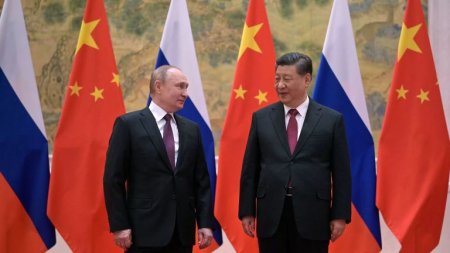 Путин и Си Цзиньпин подписали заявление о международных отношениях, вступаю ...
