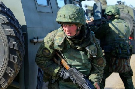 Звуки боя и военная техника на улицах: кадры из Киева (ВИДЕО)