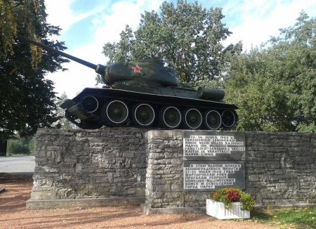 Власти Курской области предложили Эстонии забрать легендарный Т-34 из Нарвы