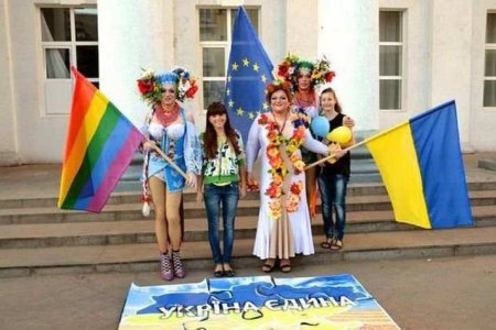 В США флаг Украины приравняли к ЛГБТ-символике