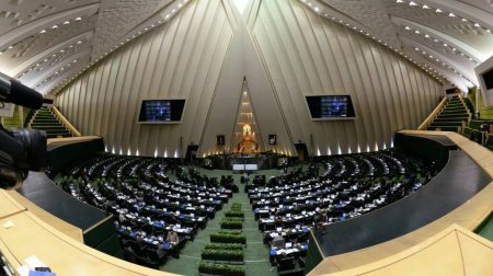 В парламенте Ирана пообещали ответить на атаку дронов и намёки Киева о причастности