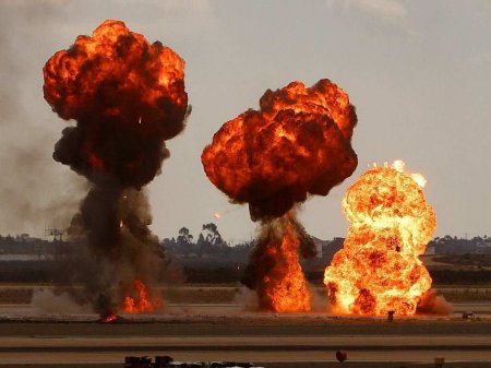 Агония ВСУ в Бахмуте: враг взрывает последние мосты (ФОТО, ВИДЕО)