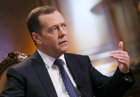 Нынешние власти Молдавии продали свою страну Румынии, — Медведев
