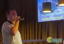 Украинца за исполнение песни Гарика Сукачёва «Я покажу тебе Москву» отправя ...