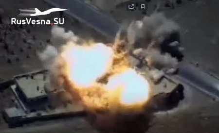 ВКС России наносят удары «умными бомбами» по целям в Запорожской области, г ...