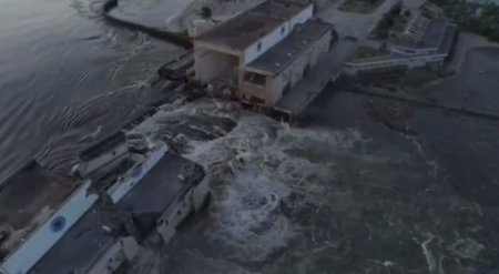Появились спутниковые снимки Каховской ГЭС до и после подрыва (ВИДЕО)