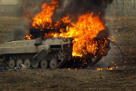 Бои на артёмовском направлении: десантники уничтожают бронетехнику ВСУ (ВИДЕО)