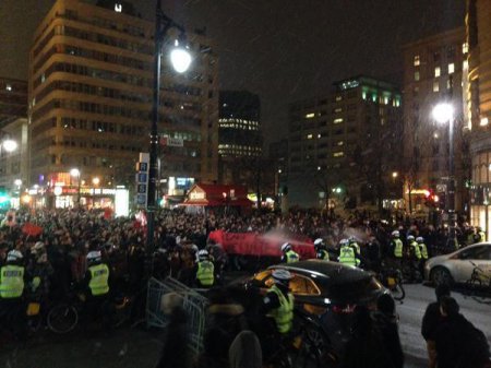 Полиция Канады вновь применила слезоточивый газ при разгоне студенческой демонстрации