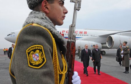 Путин прибыл в Ереван на мероприятия в память о вековом юбилее геноцида арм ...