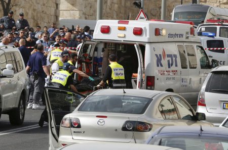 В Израиле совершена серия нападений на туристов и полицейских