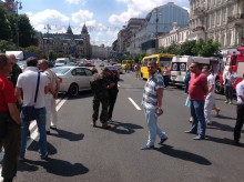 В Киеве протестующие заблокировали движение по Крещатику
