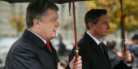 Порошенко обвинил Россию в "присвоении украинской истории"