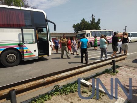 Протестующие перекрыли две дороги под Одессой