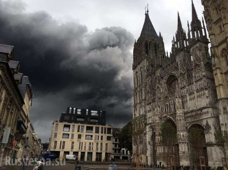 «Апокалипсис»: катастрофа на химзаводе поставила под удар 13 городов во Франции (ФОТО, ВИДЕО)