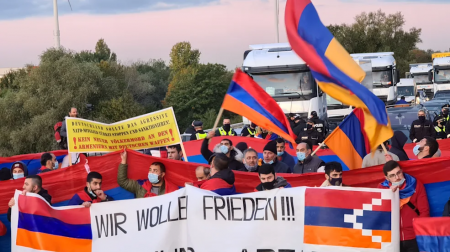 Тысячи людей и спецназ: площадь свободы в Ереване вскипает — ПРЯМАЯ ТРАНСЛЯЦИЯ