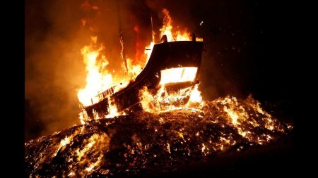 Пожар на российском судне на Канарах, есть погибшие